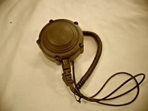 Motorola 0180300E83 Pilot Push-to-Talk Body Switch Mikrofon douszny 2-drożne radio #25 - Zdjęcie 1 z 4