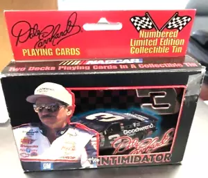 Dale Earnhardt der Einschüchterer geprägte Tin Spielkarten Box Set Brandneu - Bild 1 von 4