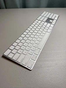 Apple A1843 Wireless Rechargeable Bluetooth Magic Keyboard With Numeric Keypad - Picture 1 of 7