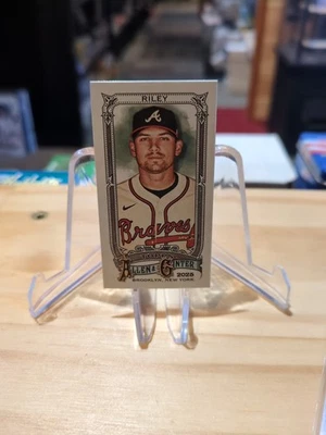 Topps Allen Ginter Austin Riley 2025 #NNO/50 mini sin número SP Braves Foto 1 de 2