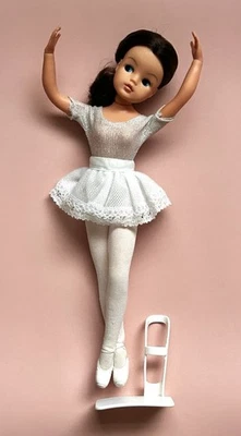 🩶 Sindy 🩶 1983 Vintage Active Ballerina Brunette Doll & Stand (3) #44711 - Image 1 of 4