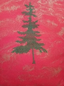 Stickbild 2 Tannenbäume auf rotem Glitzer-Aida - Bild 1 von 3