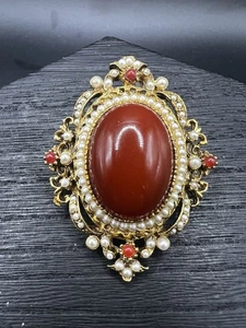 Vintage Unsigned FLORENZA Carnelian Cabochon Faux Pearl Gold Pin Brooch - Picture 1 of 8