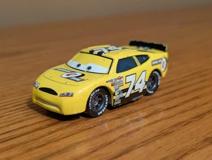 Disney Pixar Cars BRUSH CURBER #56 voiture moulé sous pression fibre carburant - Photo 1/5