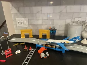 Driven by Battat Airport Playset with Toy Airplane Runway Control Center - Picture 1 of 5