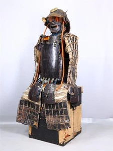 Antica armatura giapponese Yoroi Kabuto Samurai retrò vintage in scatola ferro set completo - Foto 1 di 10