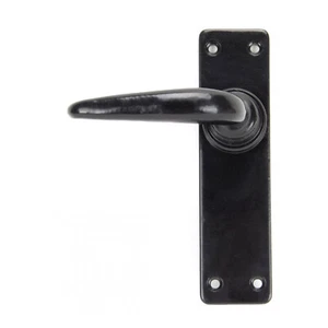 Vom Amboss glatter Türgriff auf Rückenplatte - Bild 1 von 9