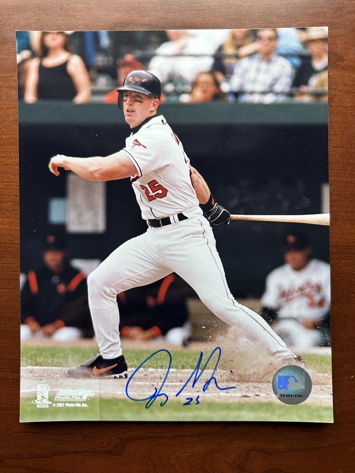 Foto a color firmada 8x10 de Jay Gibbons #25 de los Orioles de Baltimore (2001-2007) Foto 1 de 1