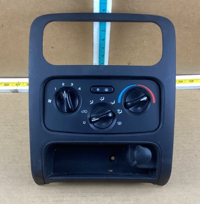 2004-2007 Jeep Liberty Heater AC Temperature Climate Control P55037533AE OEM - Image 1 of 4