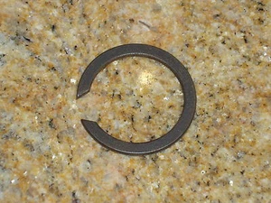 1939 - 48 Ford transmission snap ring main shaft/synchro flathead 81A-7059 - Picture 1 of 2