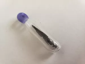 "Colgante de vidrio soplado embriagador con grafito de 2" - Imagen 1 de 2