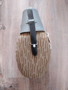 Feldflasche Trink Wasser Flasche Becher Uniform Soldat Volksarmee KVP NVA DDR - Bild 1 von 3