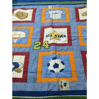 Edredón hecho a mano para niños deportes baloncesto fútbol béisbol fútbol 80" x 64" Foto 1 de 4