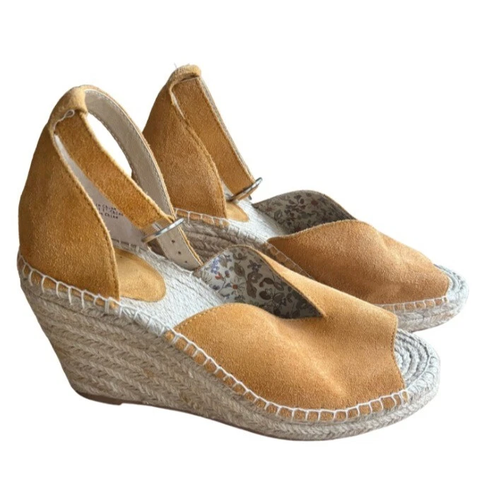 Sandalias de cuña alpargata SEYCHELLES amarillas gamuza correa al tobillo punta abierta talla 7 usadas en excelente estado Foto 1 de 4