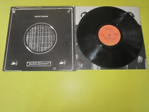 KRAFTWERK- RADIO-ACTIVITY- CAPITOL 3C 064-82087 EX+/NM INNER, 1ST.OR.ITALIA 1976 - Foto 1 di 4