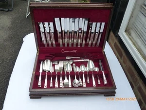 91 PIECE COMMUNITY SILVER PLATE HAMPTON COURT PATTERN CUTLERY CANTEEN SET - Picture 1 of 14