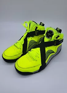 Nike Lunar Raid • Gr. 10,5 654480 700 • Herren Sport Basketballschuhe • Neon - Bild 1 von 11