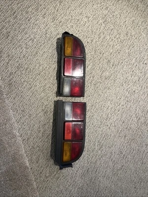 Par de lámparas traseras derecha e izquierda Alfa Romeo Spider Graduate para piezas o reparación Foto 1 de 4