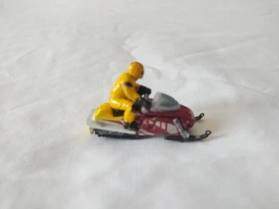 Micro Machines Galoob 1989 - moto de nieve granate plateada con jinete amarillo escaso difícil de encontrar Foto 1 de 2