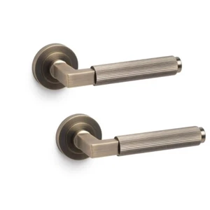 Linear Reeded Antique Brass Internal Door Handle Pair Lever Round Rose Set - Picture 1 of 5
