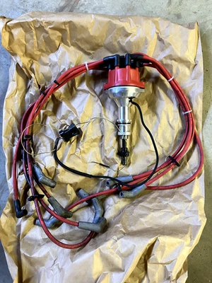 2377MSD Ford 289, 302 Distribuidor con cables de enchufe Ford Racing 9 mm, rotor MSD Foto 1 de 4