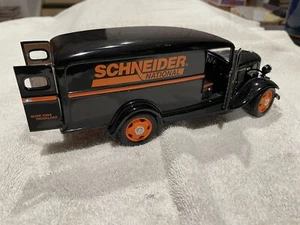Schneider National 1935 Chevrolet 1 1/2 Ton panel Truck - Picture 1 of 9