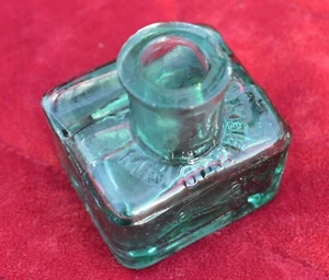 Bottiglia di vetro verde chiaro Inkwell seconda guerra mondiale dal bunker tedesco M.M. Garber - Foto 1 di 10
