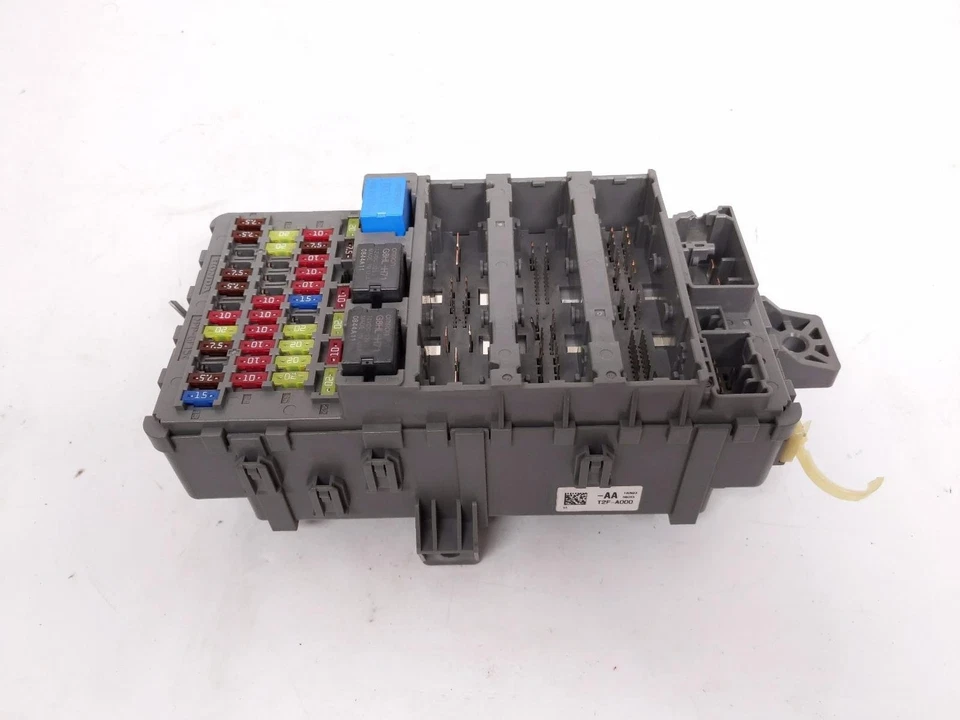 Caja de fusibles cabina conductor Honda Accord 2013-2014 38200-T2a-A01 Foto 1 de 4