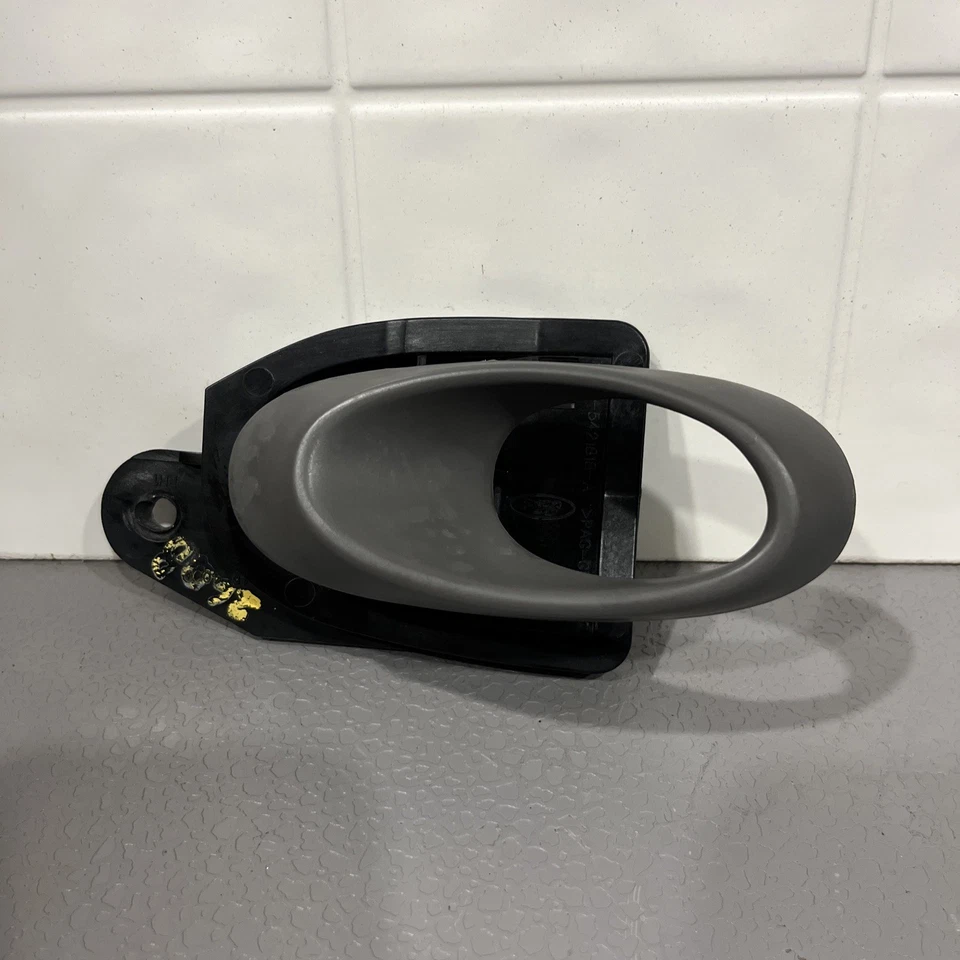 1996-1999 Ford Taurus Sedan destro dianteiro ou traseiro interior maçaneta da porta cinza fabricante de equipamento original - Imagem 1 de 4