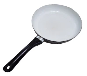 Bratpfanne, antihaftbeschichtet, innen weiß, außen schwarz, 10,25" Durchmesser - Bild 1 von 2