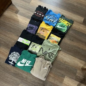 12 Stück Herren Nike Paket T-Shirt SS LS Hoodies Größe Men’s Small Trendy Athletic - Bild 1 von 5