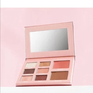 Mally Glow Get 'Em Girl Eye and Cheek Makeup Palette Bronzer SEALED - Picture 1 of 4