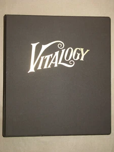 Pearl Jam Vitalogy Unused, Mint Condition Promotional 3-Ring Binder from Epic - Bild 1 von 4