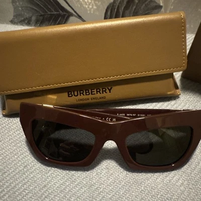 BURBERRY Sunglasses Bordeaux Frame with Black Lenses - Image 1 of 4