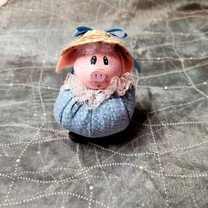 Homemade 4.5 Inch Lady Piggy Pin Cusion - Picture 1 of 4