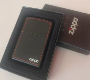 2007 Zippo Lighter Matte Black w/ Red Trim Pin Stripe Bradford PA - Photo 1 sur 5
