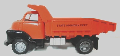 Camión de volteo Chevy escala O ERTL 1950 Foto 1 de 4