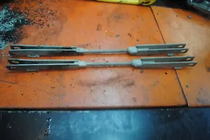 John Deere AM107660 & AM107661 Mower Deck Lift Links 60 Mower 670 770 790 3005 - Picture 1 of 5