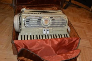 Titano 'Dandy' 2/4 LM 41/120 16" Organette Tune Chamber Accordion - Picture 1 of 15