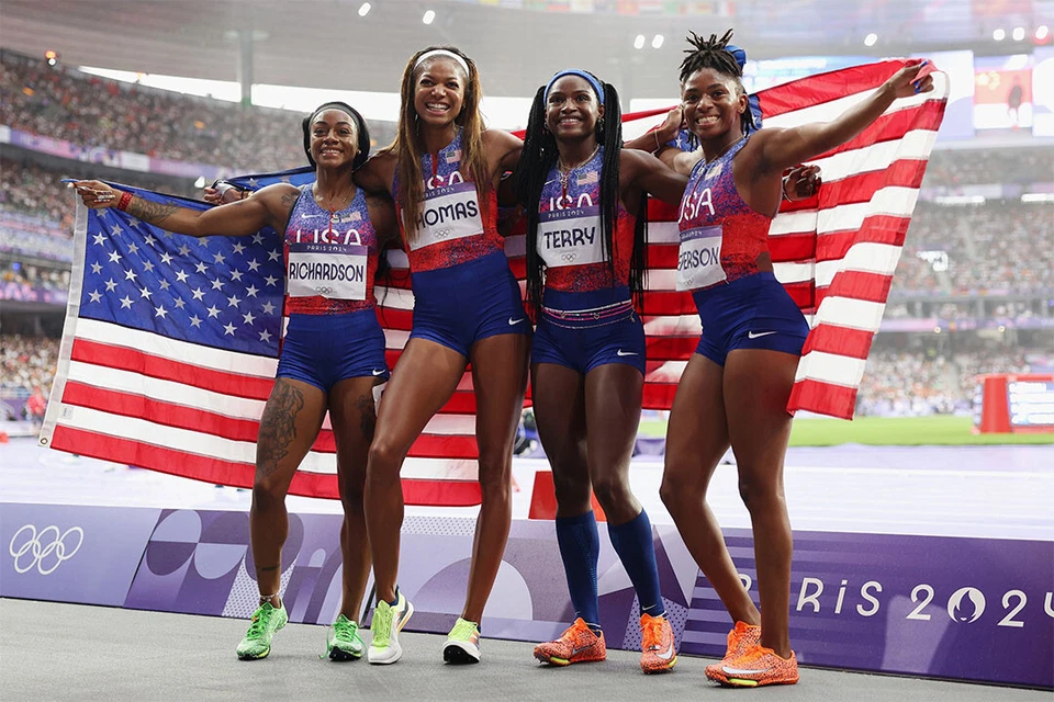 4 x 100m Relevos Campeones de Atletismo de Estados Unidos 2024 Juegos de Verano - PÓSTER 20"x30" Foto 1 de 3