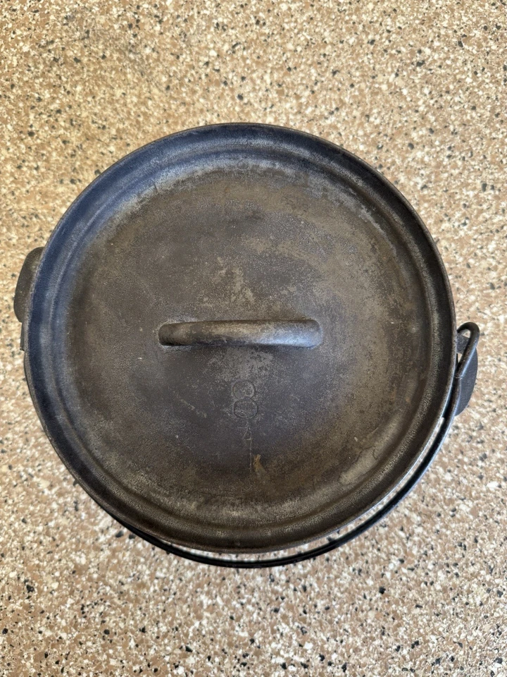 Vintage Nº Horno holandés con patas de hierro fundido de 8 cuartos de galón con tapa ver detalles Foto 1 de 4