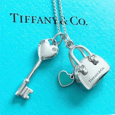 Rara Collana Tiffany & Co Cuore Chiave Smalto Blu Cuore Sacchetto Argento... - Immagine 1 di 4