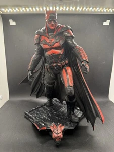 McFarlane DC Multiverse The Batman 12” Statue Gold Label - Picture 1 of 1