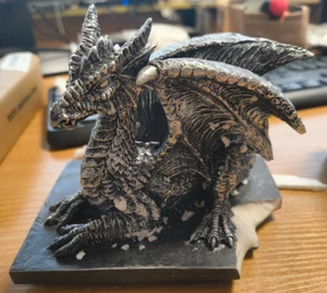 G&H Dekor - 21 cm Drachen Ornament Schmuckschatulle - Drachen Statue - Beschädigung - Bild 1 von 3