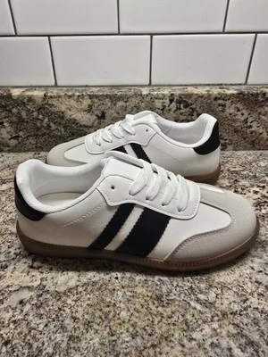 Striped Lace-Up Flat Sneakers - Women's Size 6 - Изображение 1 из 4