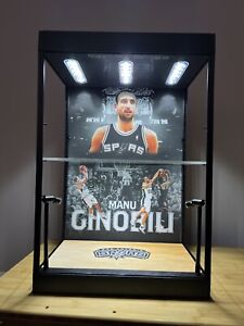 Manu Ginobili - Boîtier d'affichage pour cartes PSA & BGS avec lumières DEL - San Antonio Spurs