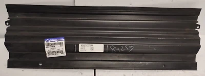 PARAGOLPES DELANTERO JEEP CHEROKEE 2014-2020 FASCIA ESCUDO SUPERIOR OEM 68161378AA Foto 1 de 3