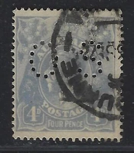 1914-24 Australia Scott #OB33 (SG #O74) - "OS" Perfin 4d KGV Ufficiale - Usato - Foto 1 di 2