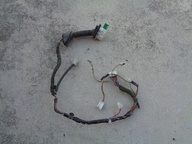 MAZDA 626 1999 arnés de puerta delantera cables cable lado izquierdo del conductor OEM Foto 1 de 3