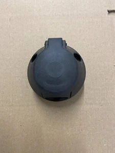CARAVAN / MOTORHOME / BOAT 12n PLASTIC TOW PLUG SOCKET - Picture 1 of 2